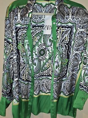 ZARA Green Paisley Silk-Feel Button-Up Shirt